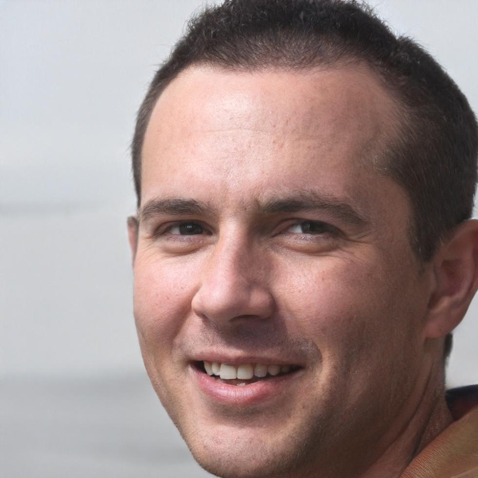 Program instructor with years of household finance experience